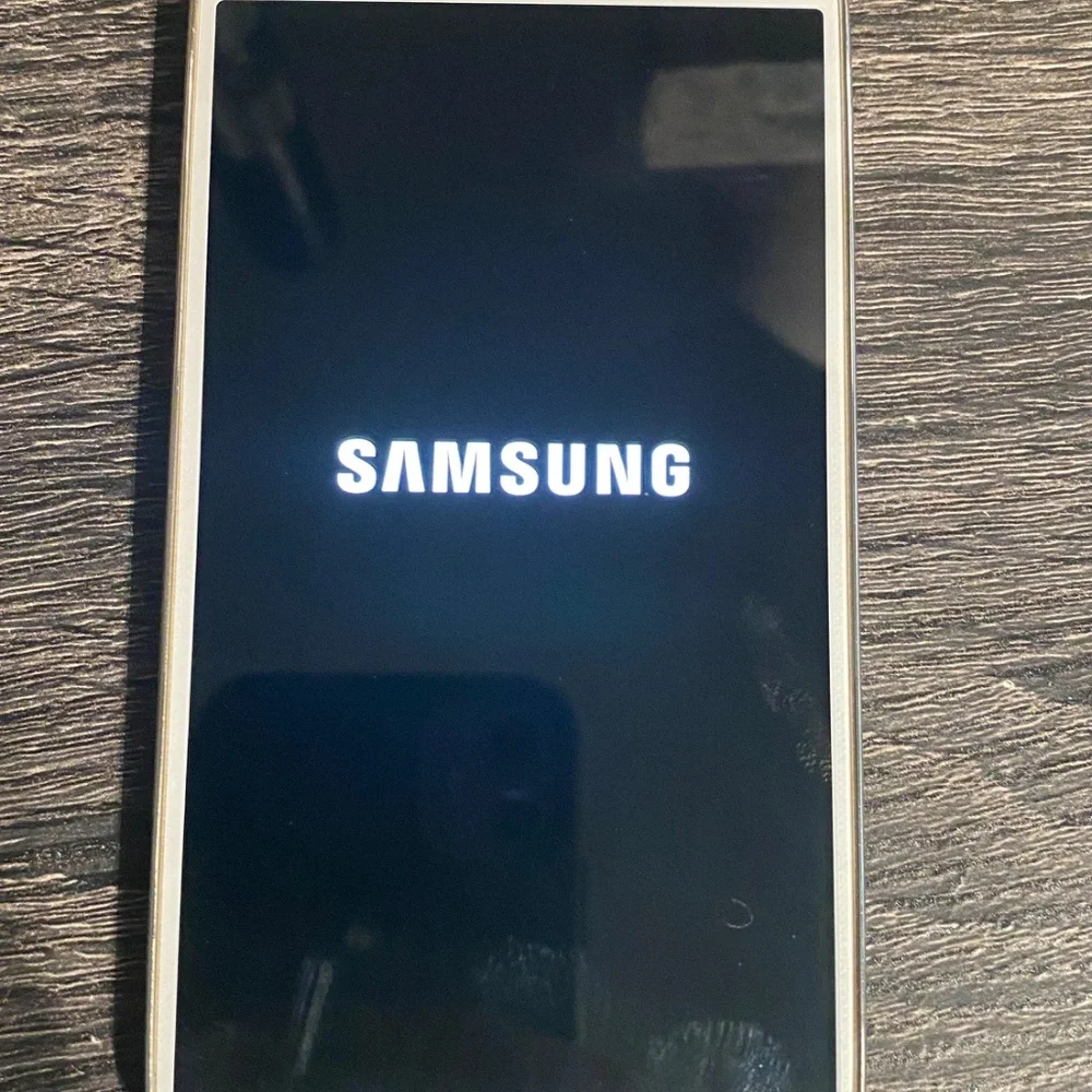 Samsung Galaxy S4 SPH-720 Sprint 4G 16 GB White Frost Android Cell Phone